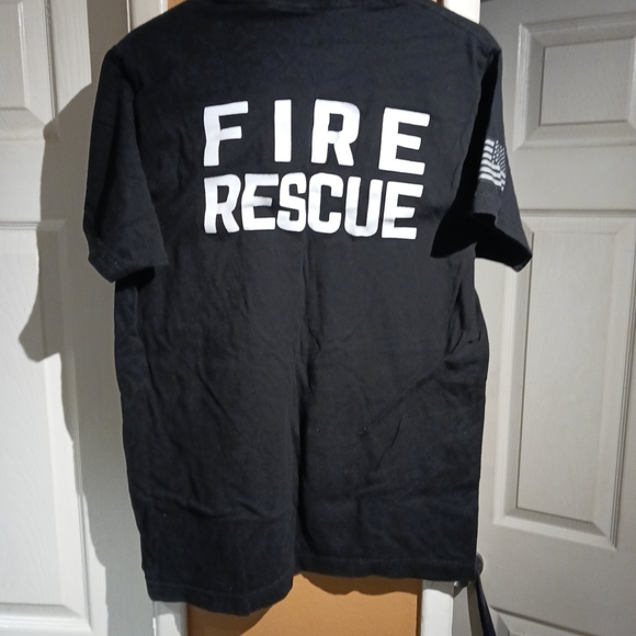 Annarbor Men's Fire Rescue Graphic Short Sleeve Casual T-Shirt. Size L - Picture 6 of 9